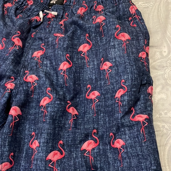 Super cute flamingo swim shorts - Picture 4 of 4